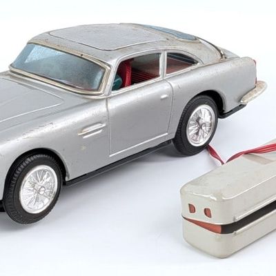 Japan Battery Op. Aston Martin James Bond Car