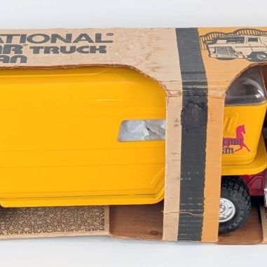 Ertl International Transtar Truck & Horse Van in Box