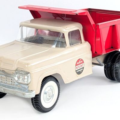 Original Nylint No. 6100 Ford Hydraulic Dump Truck
