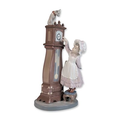 Lladro Porcelain Figurine, Bedtime 01005347