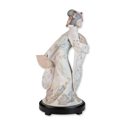 Lladro Limited Edition Matte Porcelain Figurine, Japanese Elegance 01016966 with COA & Base