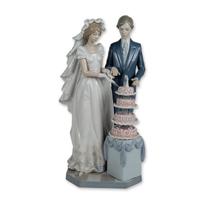 Sale Photo Thumbnail #250: Lladro The Wedding Cake Porcelain Figurine 5587