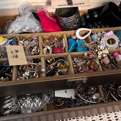 Sale Photo Thumbnail #18