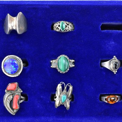 EIGHT SILVER RINGS: STERLING, TAXCO, SILVER-TONE