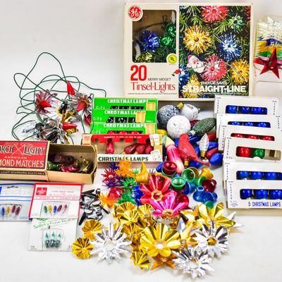 CHRISTMAS LIGHT BULB & LIGHTING ACCESSORIES ASSORTMENT
