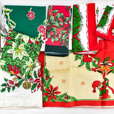 VINTAGE CHRISTMAS-THEMED TABLE LINENS: TABLECLOTHS, PLACEMATS, AND MORE