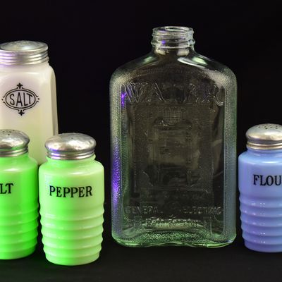 JEANNETTE AND HAZEL ATLAS SHAKERS, GENERAL ELECTRIC REFRIGERATOR BOTTLE