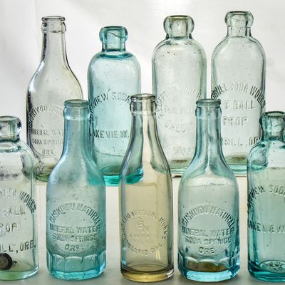 SOUTHERN OREGON GLASS BOTTLES: LAKEVIEW, ONTARIO, PRINEVILLE, MERRILL, SODA SPRINGS