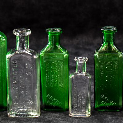ASSORTED OREGON PHARMACY AND GENERAL STORE BOTTLES: BAKER CITY, INDEPENDENCE, OREGON CITY