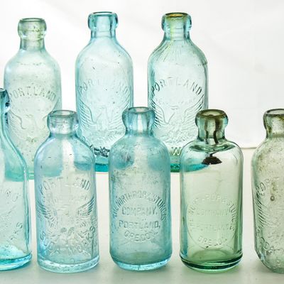 PORTLAND, OREGON GLASS BOTTLES: NORTROP & STURCIS COMPANY, PORTLAND SODA WORKS