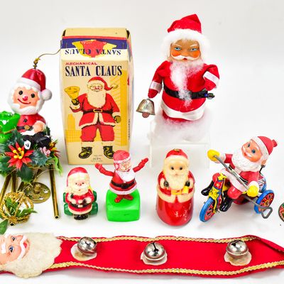MID-CENTURY SANTA DECOR AND SANTA TOY COLLECTION