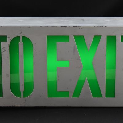ILLUMINATED DIRECTIONAL "TO EXIT" BOX SIGN