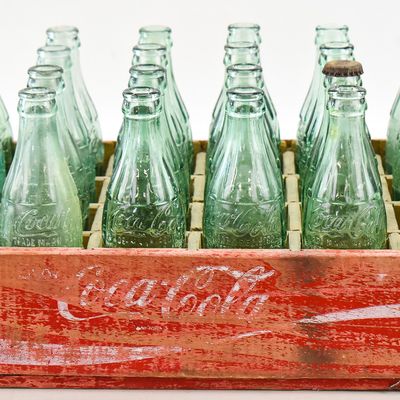RED WOODEN COCA-COLA CRATE WITH 24 GLASS BOTTLES
