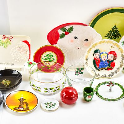 CHRISTMAS DISHWARE ASSORTMENT; PLATES, MUGS, SERVING DISHES, BOWLS, ETC