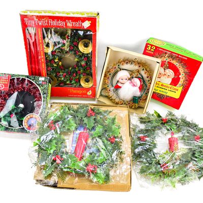 ARTIFICIAL WREATH ASSORTMENT