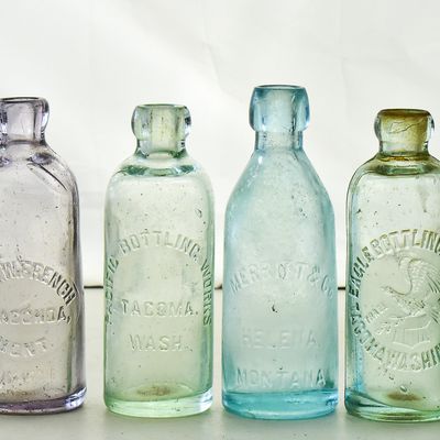 NORTHWESTERN BOTTLE ASSORTMENT: WASHINGTON STATE AND MONTANA