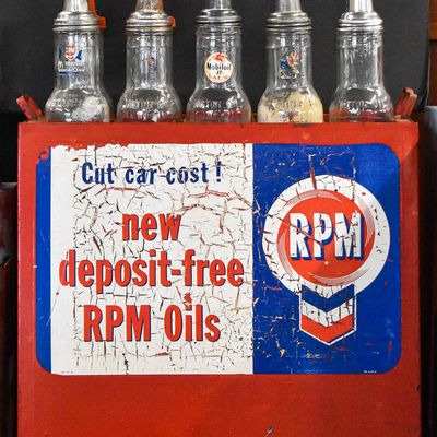 RPM OIL 8 BOTTLE CARRIER SERVICE STATION DISPLAY RACK
