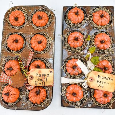 CASA FOR CHILDREN CHARITY LOT: PUMPKIN PATCH MUFFIN TIN DECORATIONS