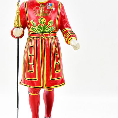 BEEFEATER GIN ADVERTISING BAR DISPLAY STATUE