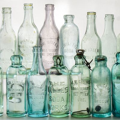 EASTERN OREGON GLASS BOTTLE ASSORTMENT: THE DALLES, PENDLETON, LA GRANDE, HEPPNER