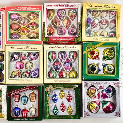 13 BOXES OF ASSORTED CHRISTMAS-THEMED ORNAMENTS