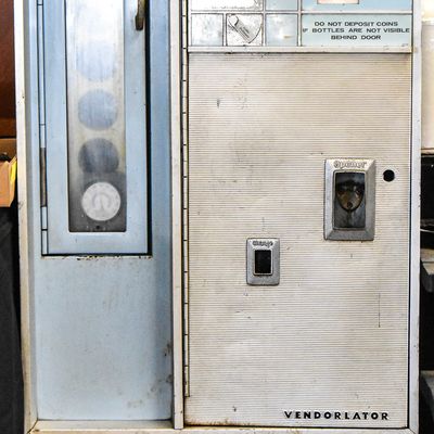 PEPSI-COLA SQUARE-TOP BOTTLE VENDING MACHINE