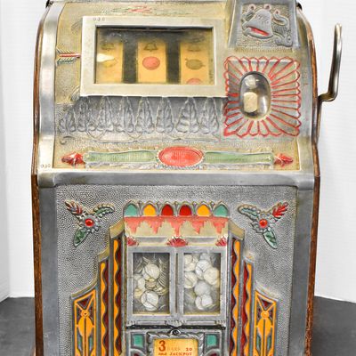 PACE MANUFACTURING COMPANY NICKEL SLOT MACHINE