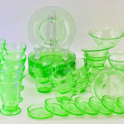 BELMONT TUMBLER COMPANY "RIBBON BOW" URANIUM GLASS ASSORTMENT