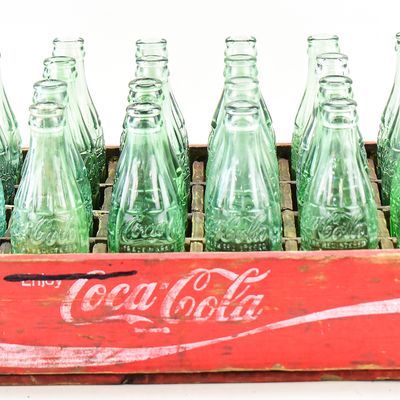 RED WOODEN COCA-COLA CRATE WITH 24 GLASS BOTTLES