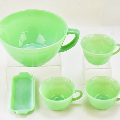 ANCHOR HOCKING FIRE-KING JADEITE OVEN WARE