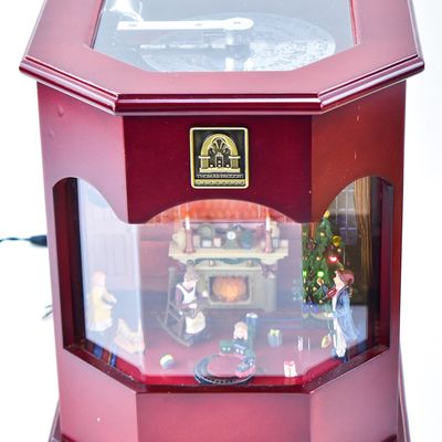 THOMAS PACCONI CLASSICS "VICTORIAN" ANIMATED CHRISTMAS MUSIC BOX