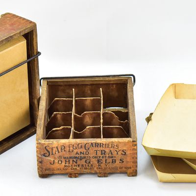 PAIR OF STAR EGG CARRIERS WOODEN EGG CRATES, EARLY 1900s