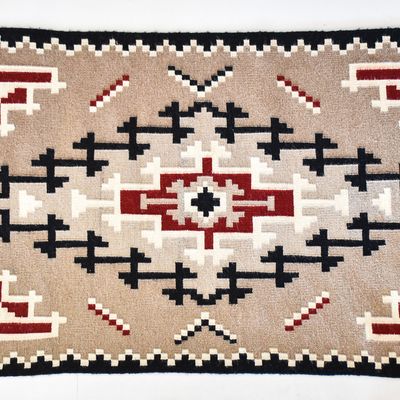 KLAGETOH STYLE NAVAJO RUG