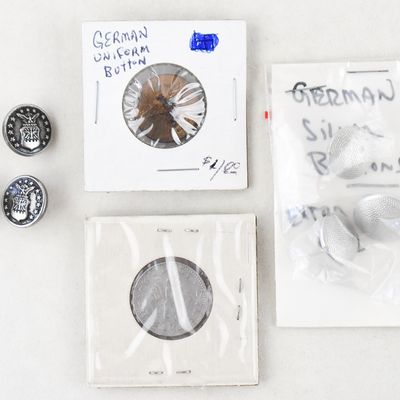 U.S.A.F. & GERMAN UNIFORM BUTTONS & GERMAN COIN