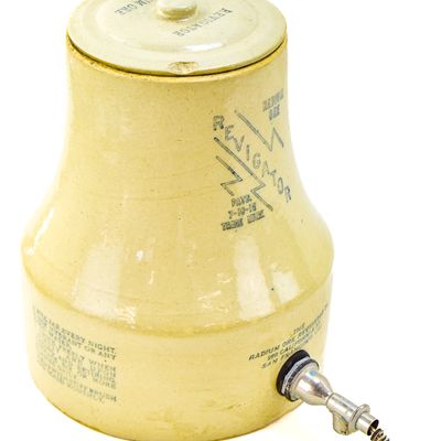 RADIUM ORE REVIGATOR WATER CROCK