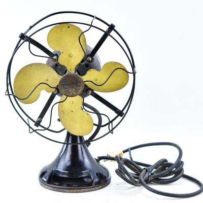 EMERSON OSCILLATING DESK FAN