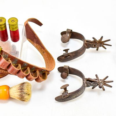 ASSORTMENT OF WESTERN COLLECTIBLES: SPURS, SHOTGUN BANDOLIER, SHAVING BRUSH, GLASSES