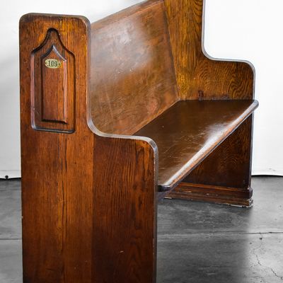 19TH CENTURY OAK CHURCH PEW