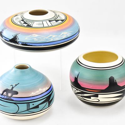 TRIO OF CONTEMPORARY SOUTH WESTERN STYLE POTTERY