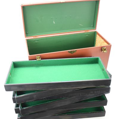 FIBRE PRODUCTS MID-CENTURY TRAVELING SALESMAN CASE