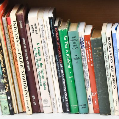 32 ASSORTED BOOKS ON PACIFIC NORTHWEST HISTORY, NATIVE TRIBES & LOCAL HERITAGE