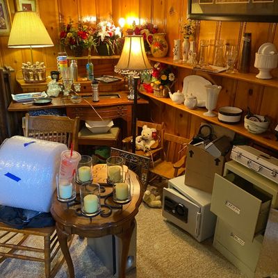 Estate sale photo