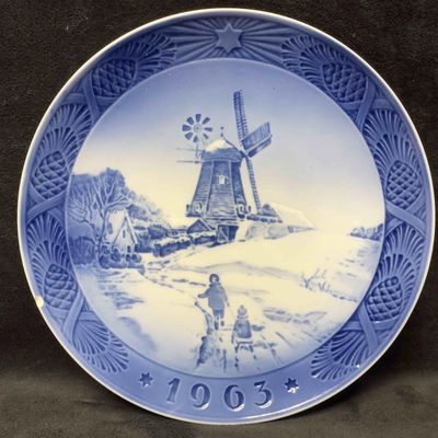Sale Photo Thumbnail #362: Royal Copenhagen Denmark 1963 Plate Kai Lange Windmill