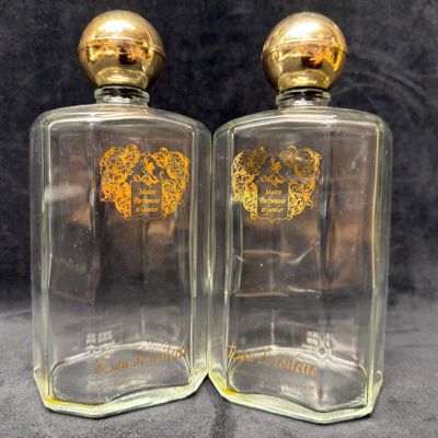 Sale Photo Thumbnail #159: Pair of Vintage Maitre Parfumeur et Gantier 500ml Eau de Toilette Display Bottles Empty
