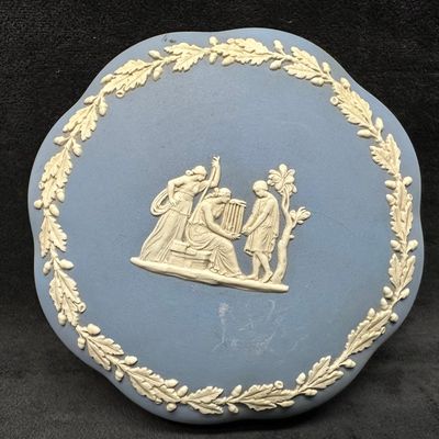 Sale Photo Thumbnail #387: Wedgwood Blue Jasperware Trinket Jewelry Box Round Scalloped