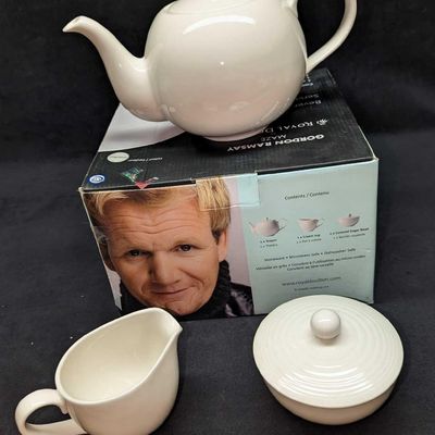 Sale Photo Thumbnail #352: Royal Doulton Gordon Ramsay 3-Piece Beverage Set
