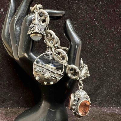 Sale Photo Thumbnail #183: Crystal Glass Ornate Charm 800 Silver Puff Chain Link Bracelet Floral Motif I4