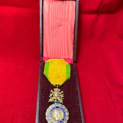 Sale Photo Thumbnail #262: Médaille Militaire 3rd Republic