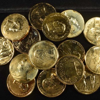 (15) PRESIDENTIAL TOKENS AND MEDALS