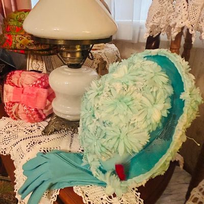 Vintage ladies hats 